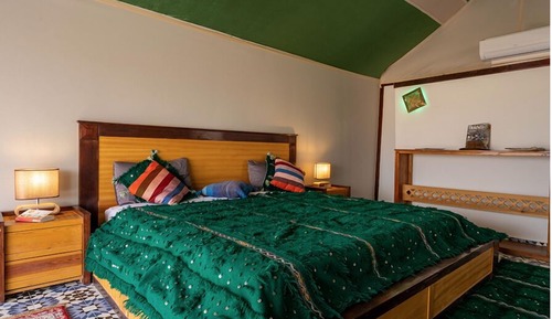 Basic Room, Private Bathroom, Desert View