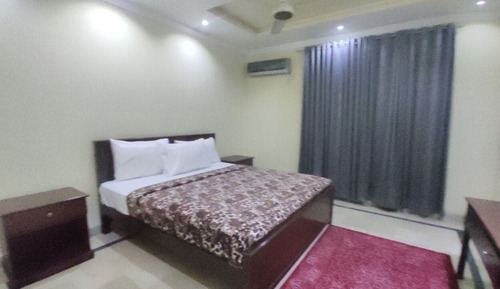 Family Room, 1 Bedroom