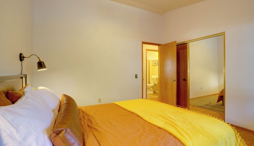 House (2 Bedrooms)