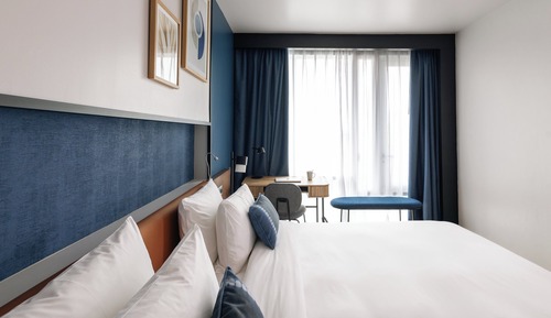 Standard Room, 1 Queen Bed
