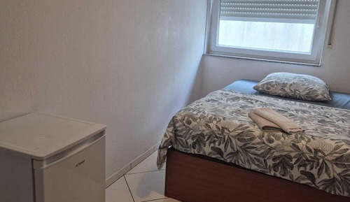 Economy Single Room, Shared Bathroom, Courtyard View (Budget Einzelzimmer)