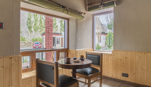 Traditional Cottage, Patio, Mountain View