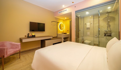 Standard Queen Room