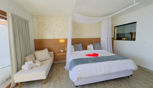 Deluxe Suite, 1 King Bed, Sea Facing