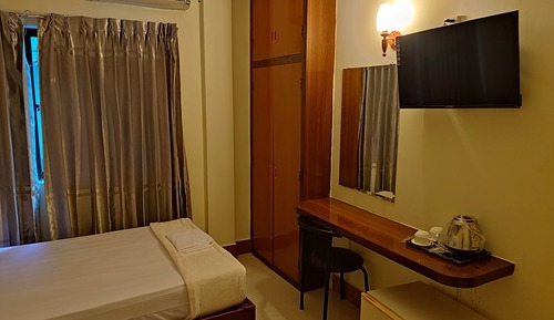 standard twin room