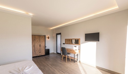 Standard Double Room, Garden View