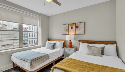 Luxury Apartment, 4 Bedrooms, 2 Bathrooms