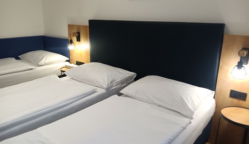 Suite 14 B