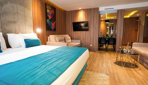 Premium Suite