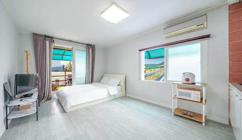 Basic Room, 1 Bedroom (201)