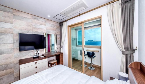 Basic Room, 1 Bedroom (Type A 1 (ocean view))