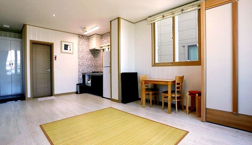 Room (Violin Room)