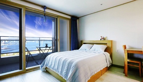 Room (Half room)