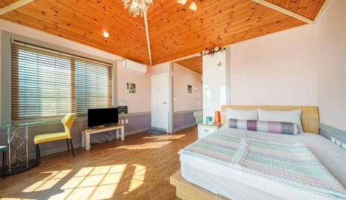 Room (Cosmos)