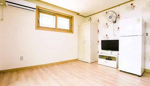 Room (Summer room)