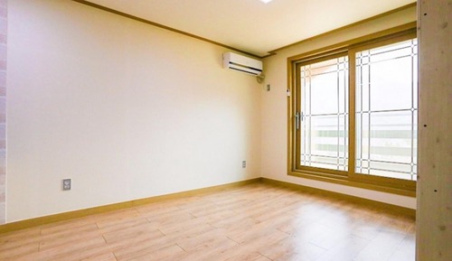 Room (Autumn Room)