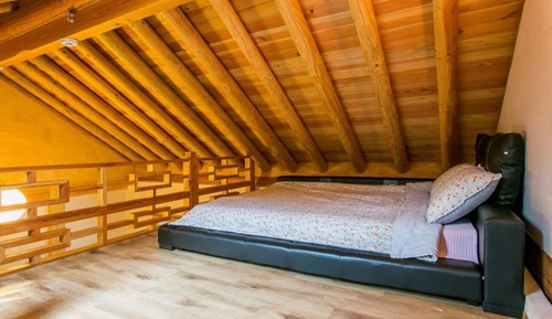Room (Three (Duplex))