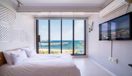 Room (503 Spa Ocean View (Netflix Mini Beam)
