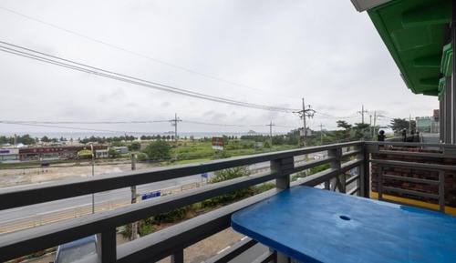 Room (Room 303 (Ocean View))