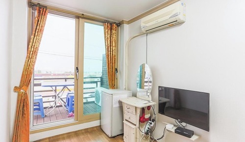Room (205 (Ocean View))
