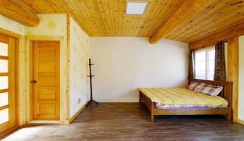 Room (Maru 204)