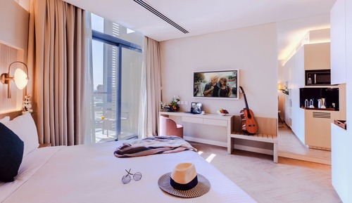 Premier Room