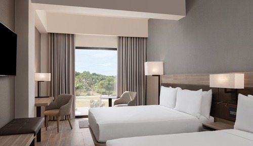 Deluxe Room, 2 Queen Beds, Non Smoking, Pool View