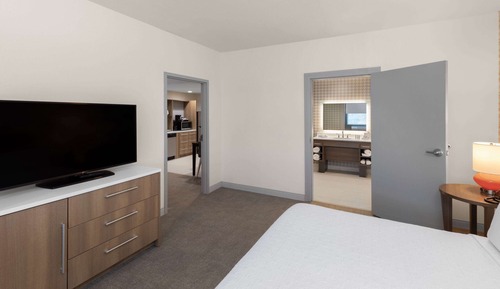 Studio Suite, 1 Bedroom, Mobility Accessible, Non Smoking (Bathtub w/ Grab Bars)