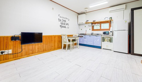Basic Room, 1 Bedroom (Lavender)