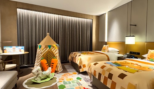 Family Room, 2 Twin Beds