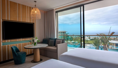 Room, 2 Twin Beds, Partial Ocean View