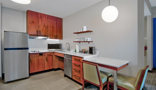 Suite, 2 Queen Beds (Mobility Accessible, Tub)