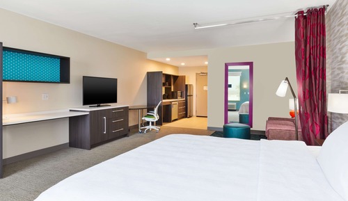 Studio, 1 King Bed, Accessible, Bathtub