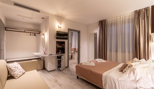 Elite Room