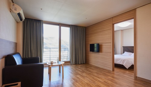 Standard Condo (20PY, Double bed or Ondol)