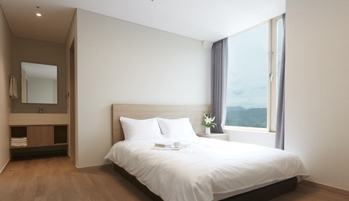 Sky Royal (High Floor, Air-dresser)_Randomly assigned A or B Type