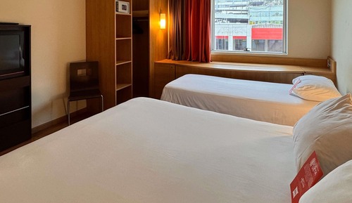 Room, Multiple Beds