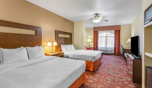 Standard Room, 2 Queen Beds, Accessible, Bathtub (Oversized Room)