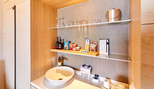 Hotel Superior (No Kitchen/Standard/Double)