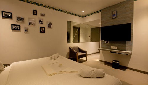 Dew Drop With Balcony