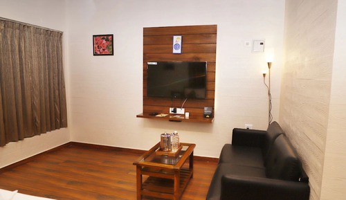 Wooden Cottage Suite