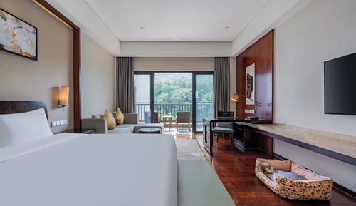 Standard Room, 1 King Bed, Pets Allowed