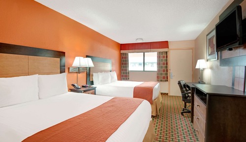 Room, 2 Queen Beds, Accessible, Non Smoking
