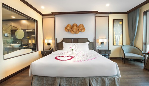 Grand Deluxe Double with Balcony (Indochine Wing)