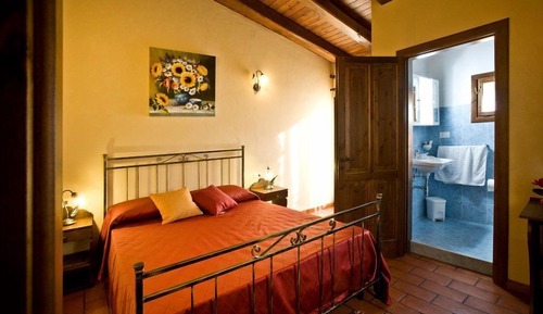 Standard Triple Room, Garden View