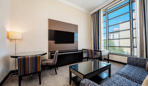 Junior Suite, 1 King Bed, Non Smoking, City View