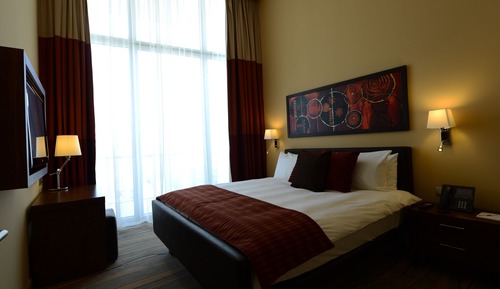 1 King 1 Bedroom Suite Balcony City View Smoking