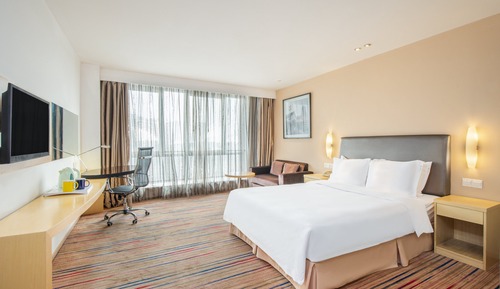 Standard Room, 1 Queen Bed, Accessible