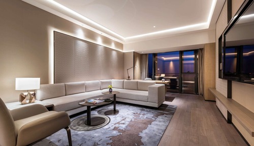 Suite, 1 King Bed (Privilege)