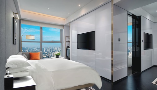 Family Suite (2 King Beds)